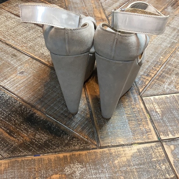 Weekend Barber light gray platform sandals… - Picture 4 of 5